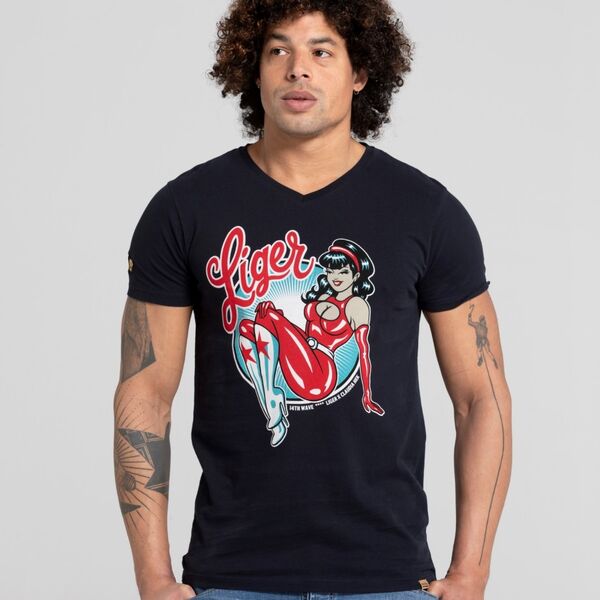 LIGER-X-Claudia-Hek-Pin-up-1